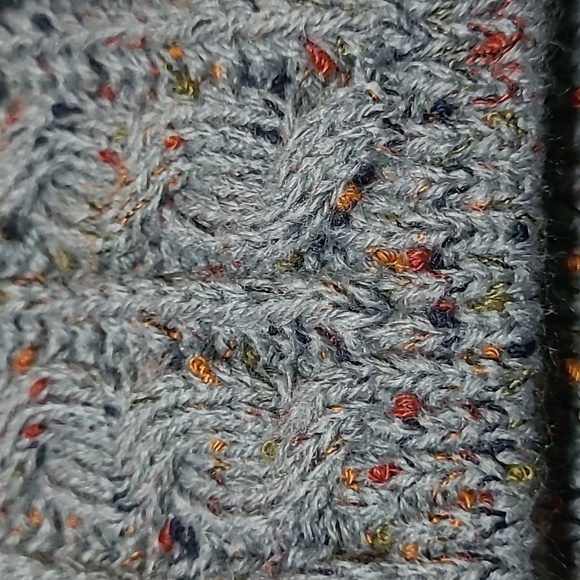 CC BOUTIQUE SPECKLED GRAY KNIT TASSELS METAL LOGO BOOT-TOPPERS CUFFS - Picture 2 of 9